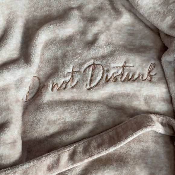 Danskin💗Plush Pink Robe - Picture 3 of 7